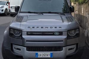 Land Rover Defender 110 3.0D 249CV HSE – Black Pac