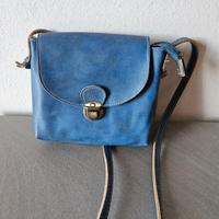 miniborsa in ecopelle azzurra