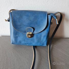 miniborsa in ecopelle azzurra