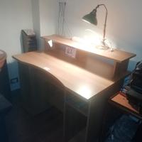 Scrivania porta porta pc