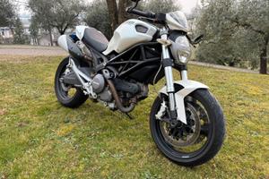 Ducati Monster 696+ A2