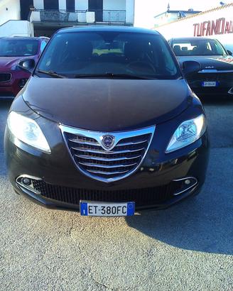 Lancia Ypsilon 0.9 TwinAir 85 CV 5 porte Metano Ec