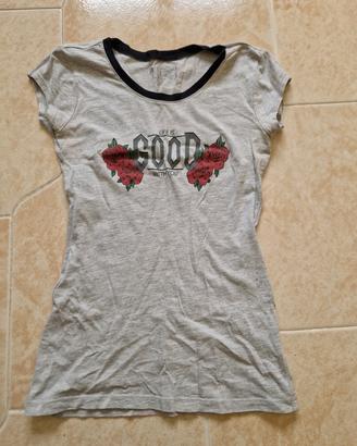 Maglietta stampata grigia con bordi neri

