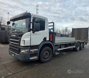 Scania P 380 - 3 assi pianale con rampe 144 q.li