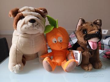 3 simpatici Peluche Cani e Carota