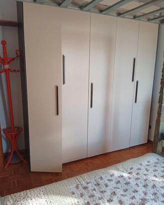 Armadio 5 ante