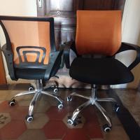 Coppia di poltroncine da ufficio con braccioli