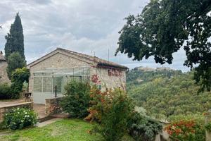 Rustico / Casale di 443 m² con più di 5 locali e p