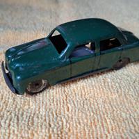 Pinotti auto giocattolo in latta