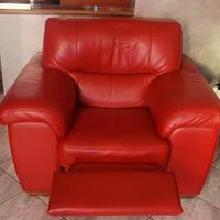 Poltrona rossa da salotto in vera pelle 