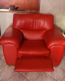 Poltrona rossa da salotto in vera pelle 