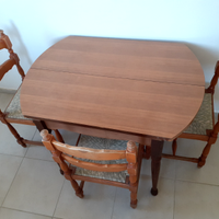 Tavolo con 4 sedie vecchio stile