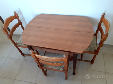 Tavolo con 4 sedie vecchio stile