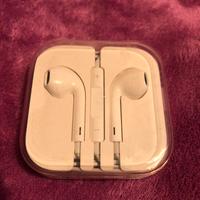 Cuffie nuove Apple con cavo