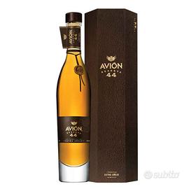 Tequila Avion Reserva 44 in astuccio