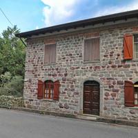 Molinello di Pontremoli (MS) casa con taverna