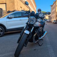 moto Guzzi v7 Red stripe