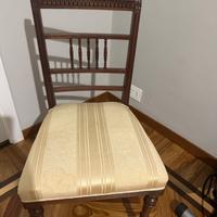 Sedia classica in legno intagliato,seduta imbottit