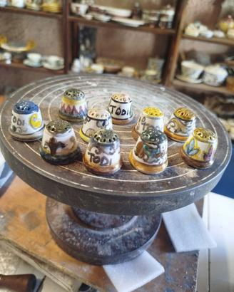 Ditali in ceramica dipinti a mano