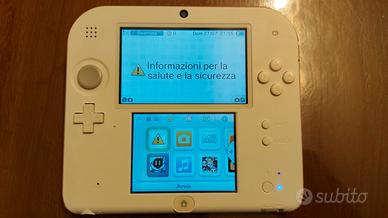 Nintendo 2ds + custodia + scatola + sk