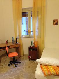 Camera singola arredata per studentessa