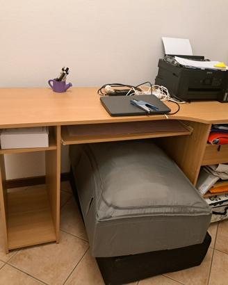 Scrivania porta PC in legno con ripiani 