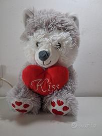 Lupo di peluche
