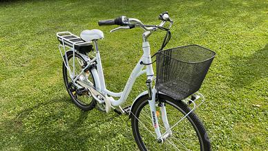 Bicicletta City Bike elettrica Olympia Energo