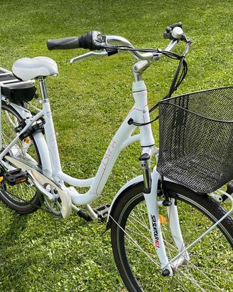 Bicicletta City Bike elettrica Olympia Energo