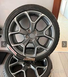 2 CERCHI E 2 GOMME ESTIVE 225/40/19 NUOVI
