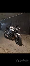 TRIUMPH STREET TRIPLE R - 2023