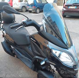 Piaggio MP3-300 hpe+accessori