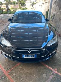 Tesla model S p85