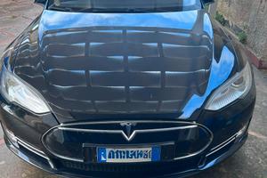 Tesla model S p85