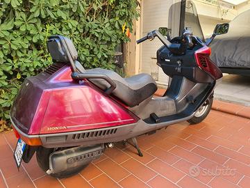 Scuterone Honda CN 250