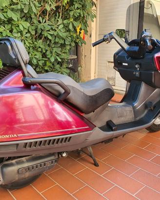 Scuterone Honda CN 250