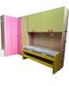 cameretta-angolare-verde-rosa