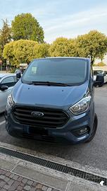 Ford Transit Custom 2.0 D camperizzato un poco