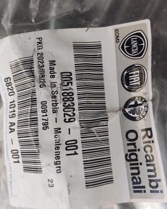 FCA Cerniera cappuccio destro OEM 51883029