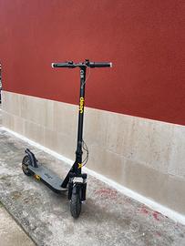 Monopattino elettrico jeep