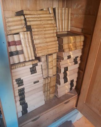Libri legali per uso arredamento