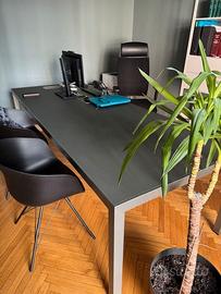 Scrivania da ufficio e cassettiera - COME NUOVE