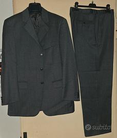 Abito in pura lana vergine extrafine