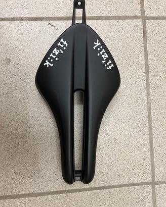 Sella Triathlon fizik