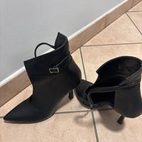 Stivaletti, décolleté neri
