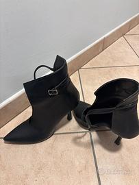 Stivaletti, décolleté neri