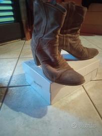 stivali in pelle scamosciata 