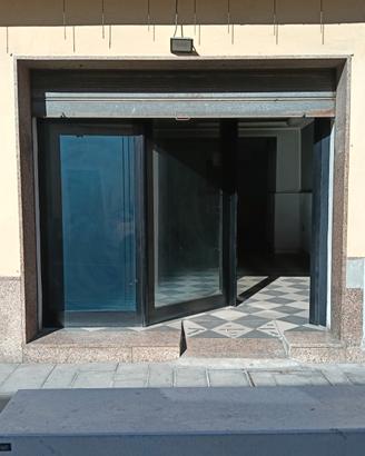 Locale commerciale uso negozio/ufficio o attività