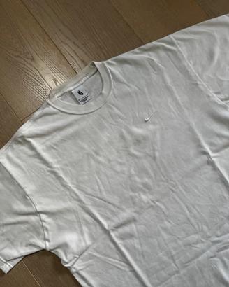 Nike White on White Logo Icon Swoosh T-shirt Y2K
