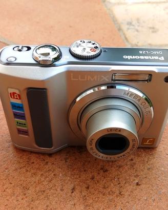 Lumix LZ8 + scheda SD 2 gb + caricabatt + marsupio
